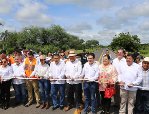 Inaugura Bedolla rehabilitación de tramo carretero Apatzingán-El Terrero